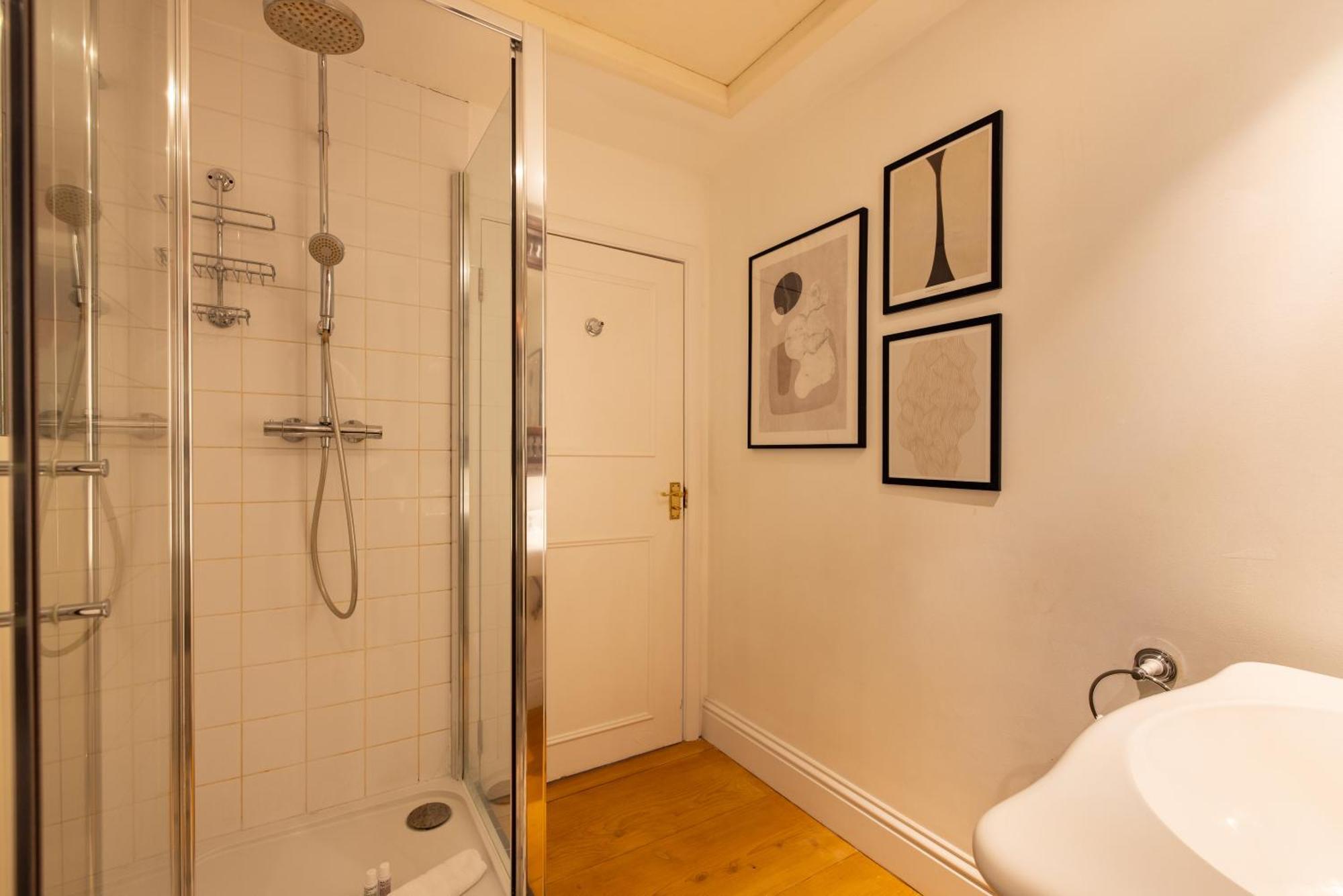 The Philbeach Gardens Place - Lovely 5Bdr Flat With Terrace Лондон Экстерьер фото