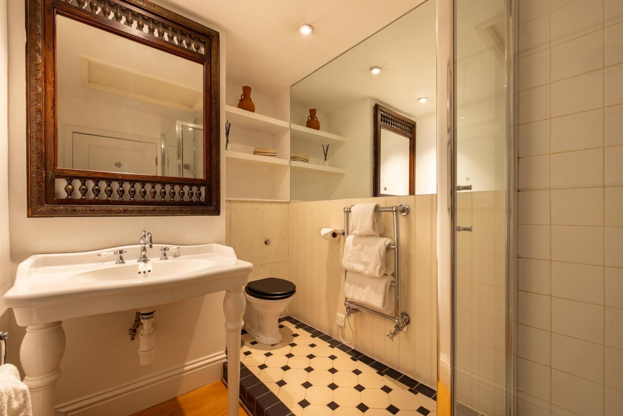 The Philbeach Gardens Place - Lovely 5Bdr Flat With Terrace Лондон Экстерьер фото